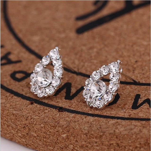 Women Exquisite Small Stud Earrings