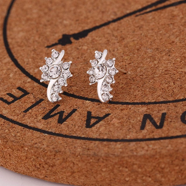 Women Exquisite Small Stud Earrings