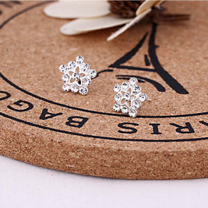 Women Exquisite Small Stud Earrings