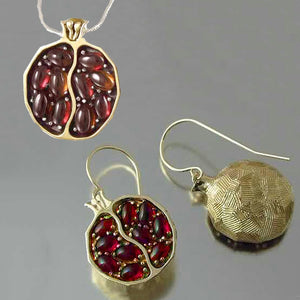 Vintage Fruit Fresh Red Garnet Earrings Pendant Necklace