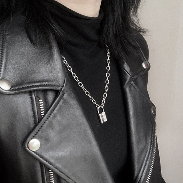 Rock Choker Lock Necklace Layered Chain On The Neck